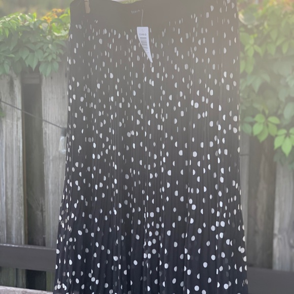 torrid Dresses & Skirts - Torrid Sz. 2 Black & White Polka Dot Skirt NEW 2X